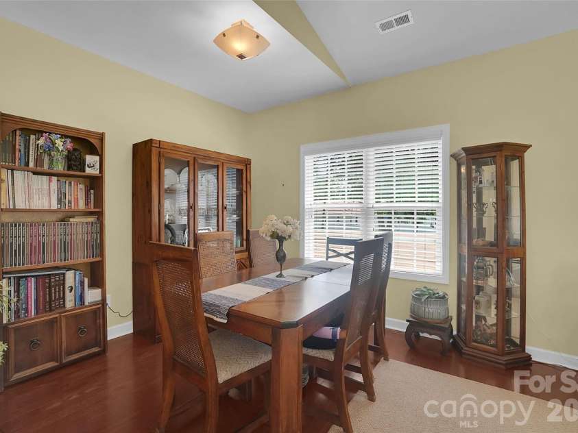 309 Mill Road, Charlotte, NC 28216.  MLS# CAR4391163, YatesRealty ID 33700. 