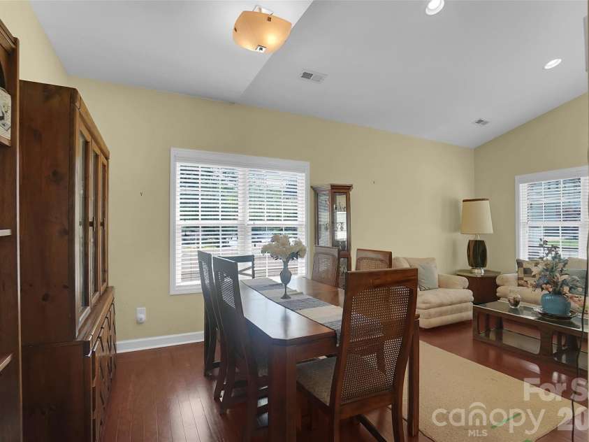 309 Mill Road, Charlotte, NC 28216.  MLS# CAR4391163, YatesRealty ID 33700. 