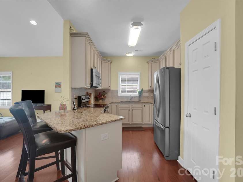 309 Mill Road, Charlotte, NC 28216.  MLS# CAR4391163, YatesRealty ID 33700. 