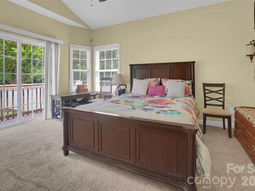 309 Mill Road, Charlotte, NC 28216.  MLS# CAR4391163, YatesRealty ID 33700. 