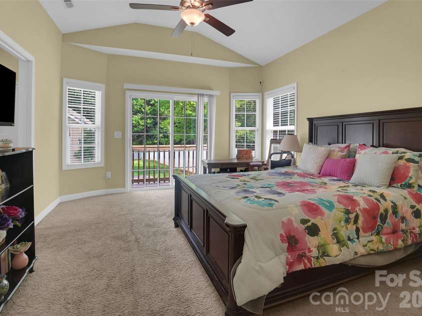 309 Mill Road, Charlotte, NC 28216.  MLS# CAR4391163, YatesRealty ID 33700. 