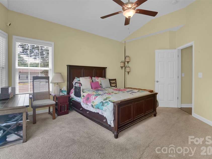 309 Mill Road, Charlotte, NC 28216.  MLS# CAR4391163, YatesRealty ID 33700. 