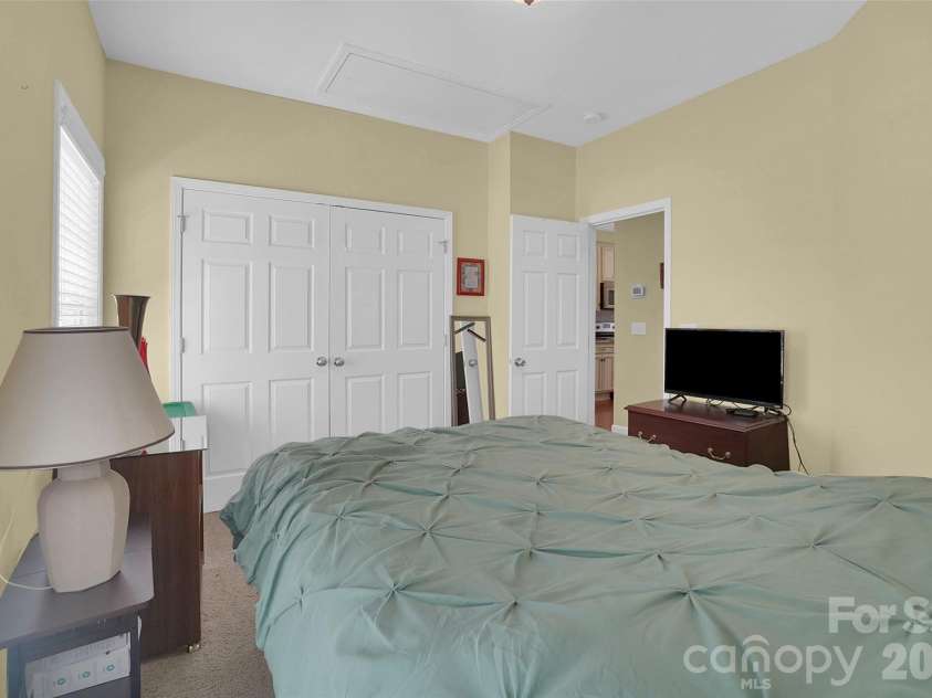 309 Mill Road, Charlotte, NC 28216.  MLS# CAR4391163, YatesRealty ID 33700. 