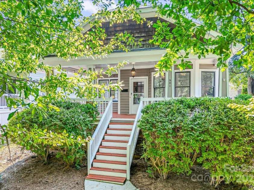 901 Woodruff Place, Charlotte, NC 28208.  MLS# CAR4293979, YatesRealty ID 33700. 