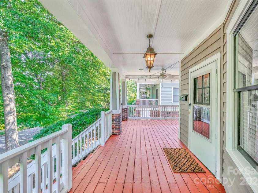 901 Woodruff Place, Charlotte, NC 28208.  MLS# CAR4293979, YatesRealty ID 33700. 