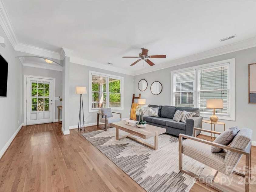 901 Woodruff Place, Charlotte, NC 28208.  MLS# CAR4293979, YatesRealty ID 33700. 