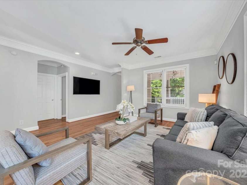 901 Woodruff Place, Charlotte, NC 28208.  MLS# CAR4293979, YatesRealty ID 33700. 