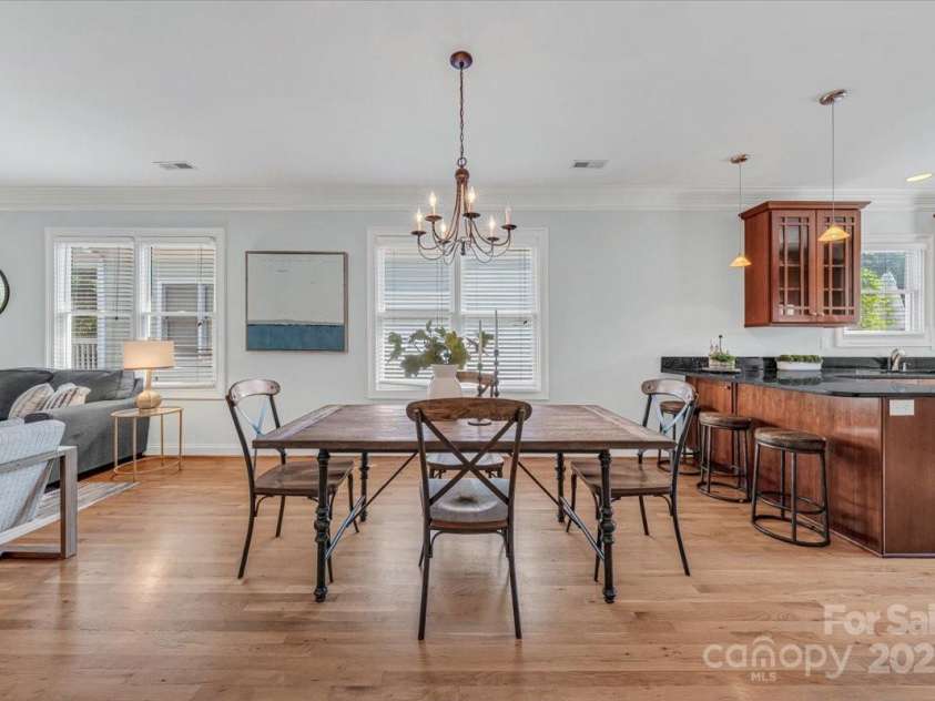 901 Woodruff Place, Charlotte, NC 28208.  MLS# CAR4293979, YatesRealty ID 33700. 