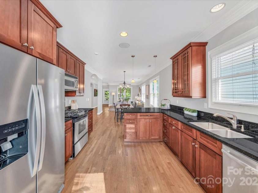 901 Woodruff Place, Charlotte, NC 28208.  MLS# CAR4293979, YatesRealty ID 33700. 