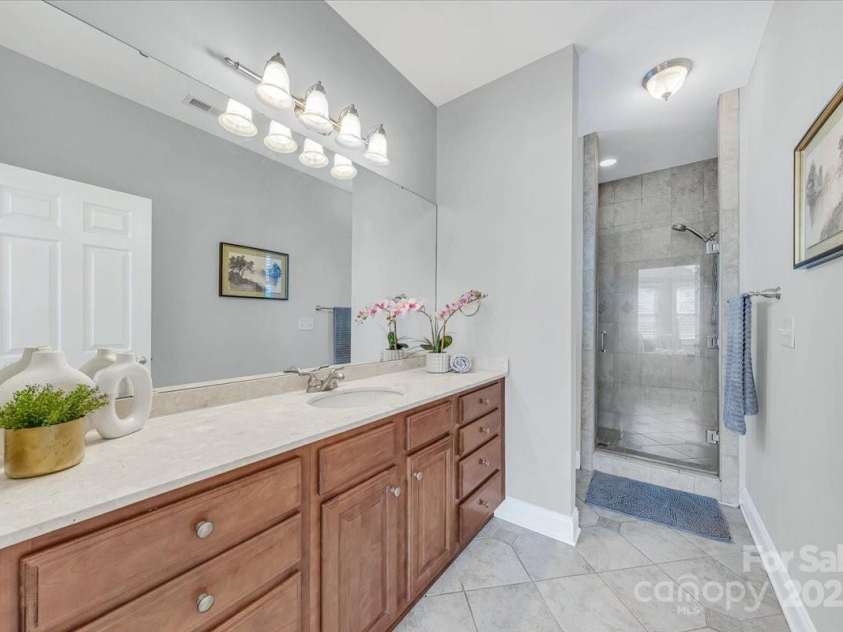 901 Woodruff Place, Charlotte, NC 28208.  MLS# CAR4293979, YatesRealty ID 33700. 