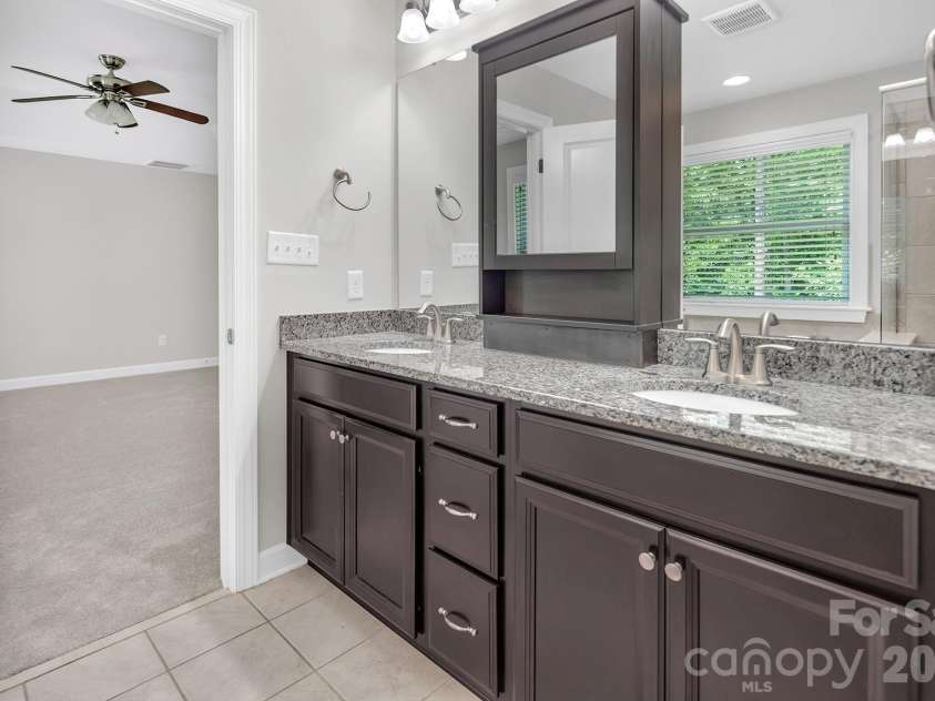 3108 Helmsley Court, Concord, NC 28027.  MLS# CAR4390077, YatesRealty ID 33701. Primary Bath