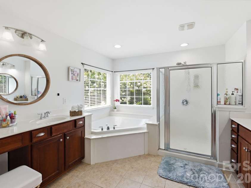 8120 Madrigal Court, Waxhaw, NC 28173.  MLS# CAR4394851, YatesRealty ID 33702. 