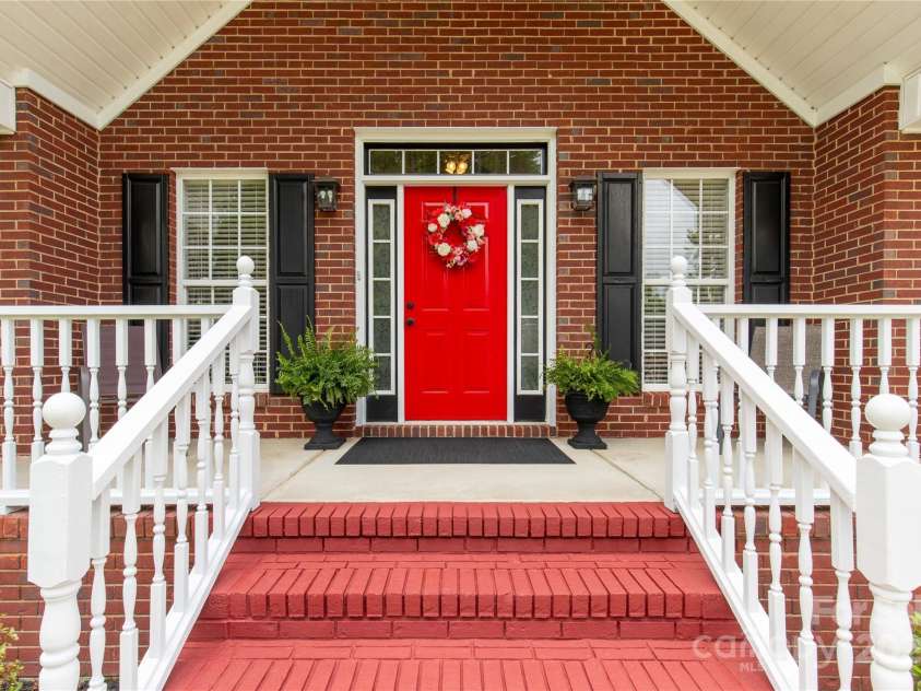 204 Victoria Circle, York, SC 29745.  MLS# CAR4277336, YatesRealty ID 33703. 