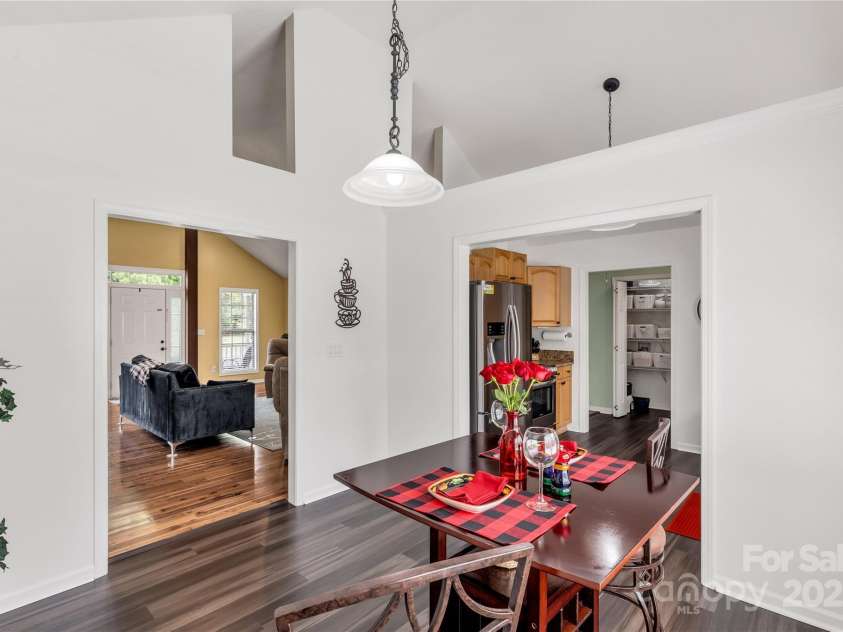 204 Victoria Circle, York, SC 29745.  MLS# CAR4277336, YatesRealty ID 33703. 