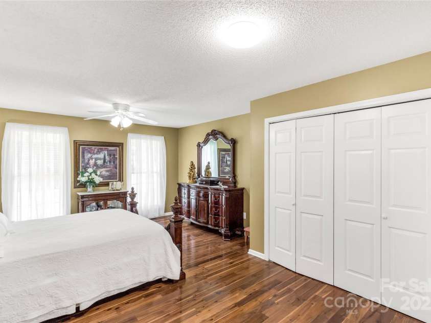 204 Victoria Circle, York, SC 29745.  MLS# CAR4277336, YatesRealty ID 33703. 