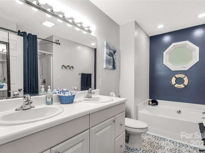 204 Victoria Circle, York, SC 29745.  MLS# CAR4277336, YatesRealty ID 33703. 