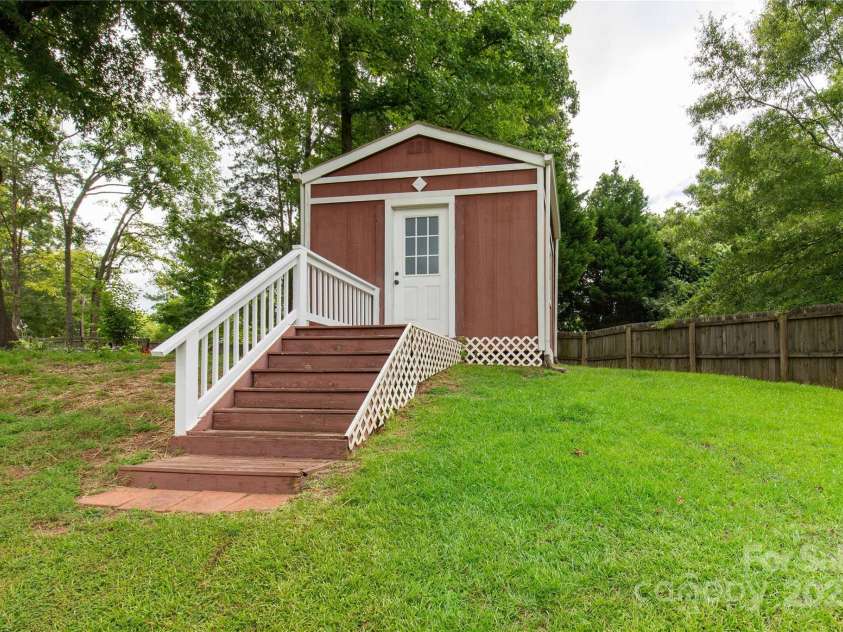 204 Victoria Circle, York, SC 29745.  MLS# CAR4277336, YatesRealty ID 33703. 