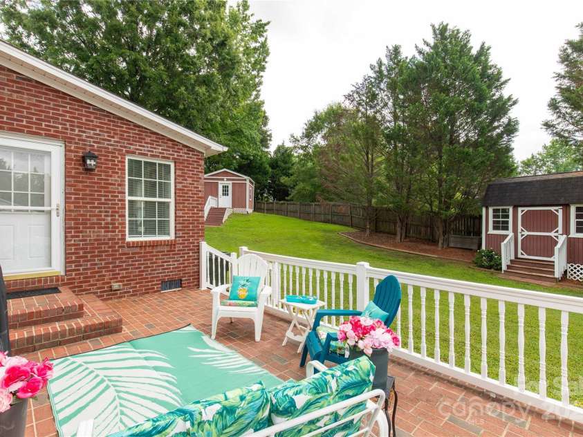 204 Victoria Circle, York, SC 29745.  MLS# CAR4277336, YatesRealty ID 33703. 