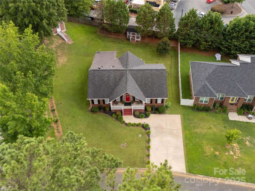 204 Victoria Circle, York, SC 29745.  MLS# CAR4277336, YatesRealty ID 33703. 