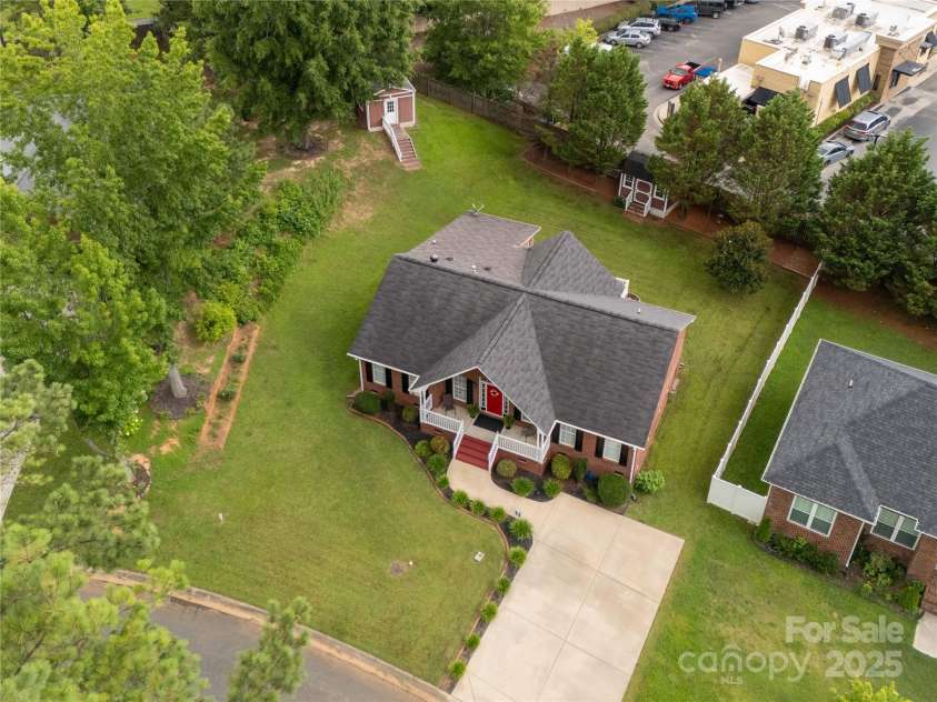 204 Victoria Circle, York, SC 29745.  MLS# CAR4277336, YatesRealty ID 33703. 