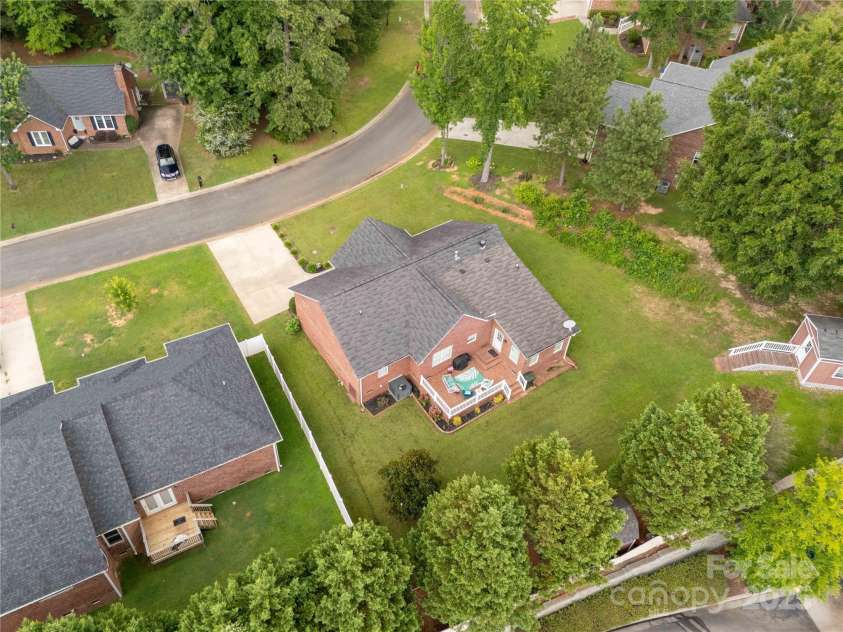 204 Victoria Circle, York, SC 29745.  MLS# CAR4277336, YatesRealty ID 33703. 