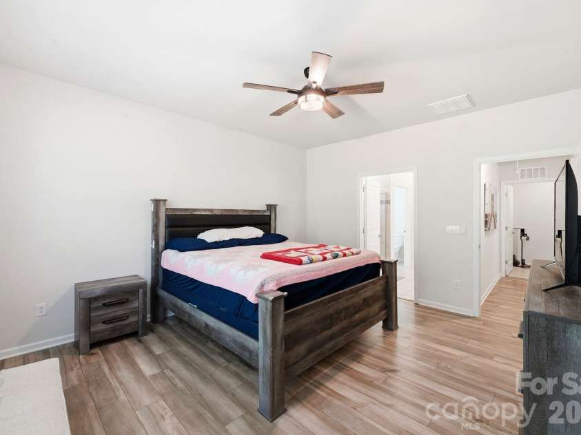 4756 Maiden Creek Way, Maiden, NC 28650.  MLS# CAR4397811, YatesRealty ID 33703. 