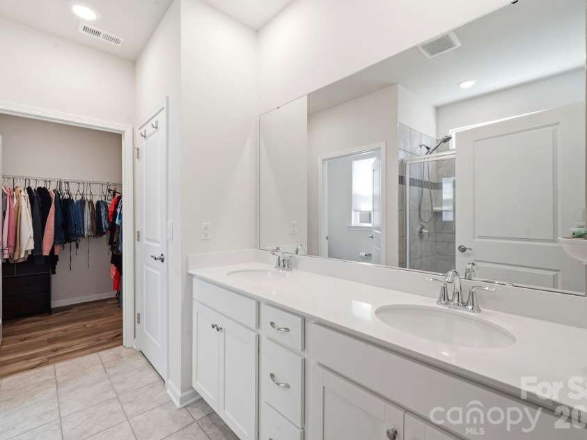 4756 Maiden Creek Way, Maiden, NC 28650.  MLS# CAR4397811, YatesRealty ID 33703. 