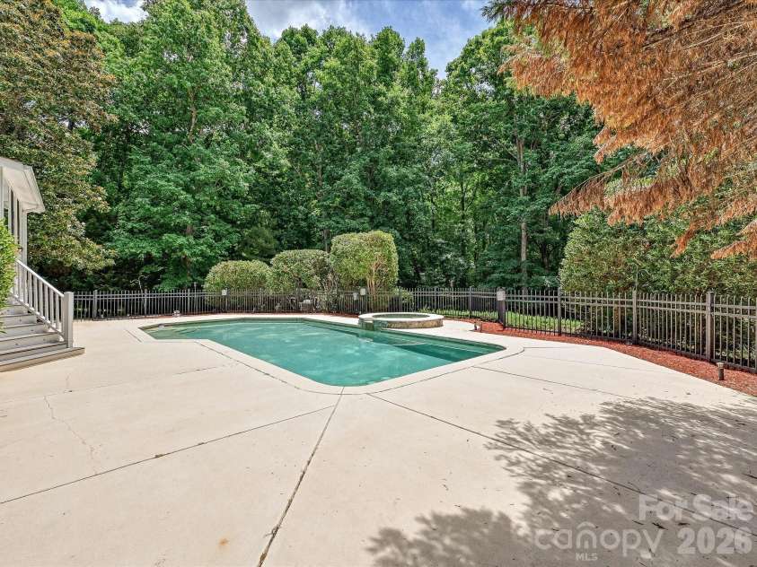 2744 Pinewood Road, Chester, SC 29706.  MLS# CAR4394276, YatesRealty ID 33704. 