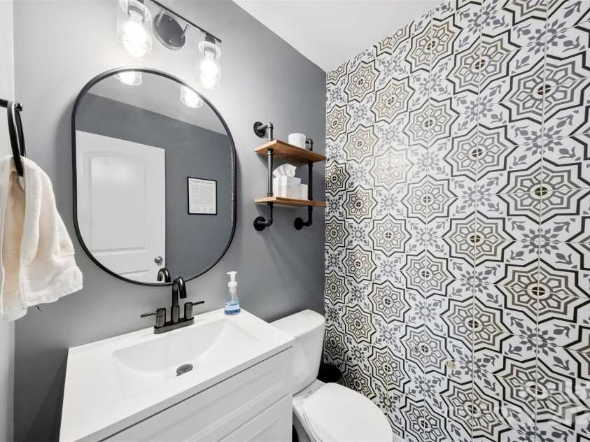 819 Spencer Lane, Kannapolis, NC 28081.  MLS# CAR4281758, YatesRealty ID 33705. 