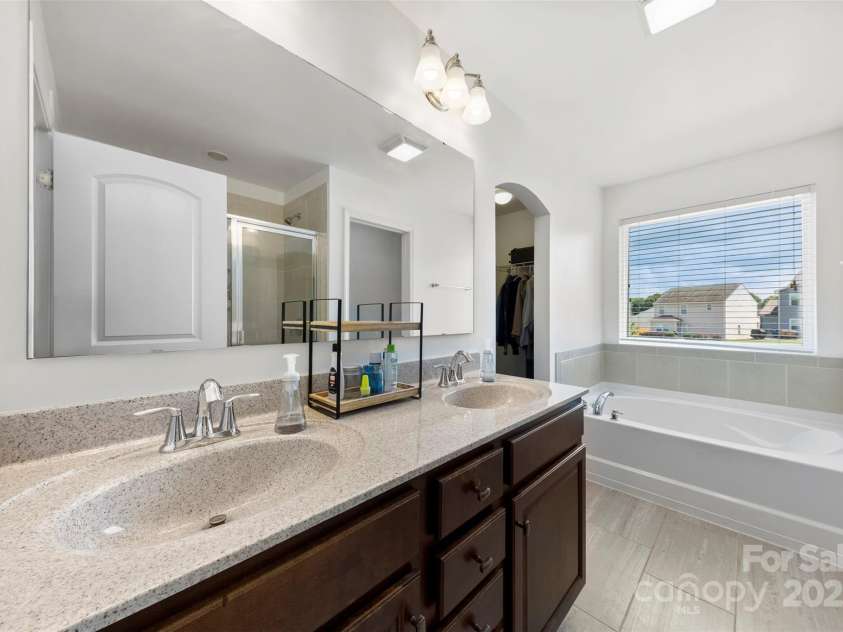 819 Spencer Lane, Kannapolis, NC 28081.  MLS# CAR4281758, YatesRealty ID 33705. 