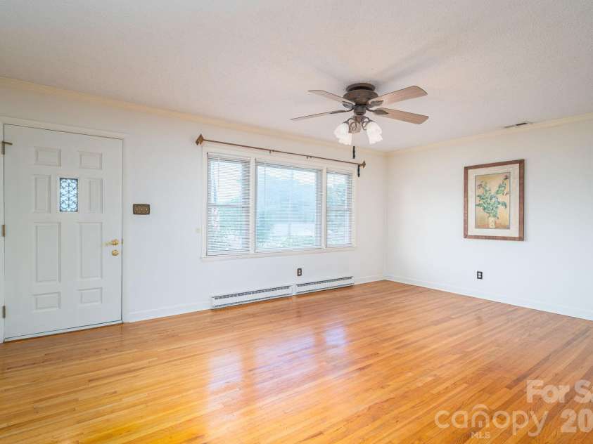 13 Spruce Pine Drive, Belmont, NC 28012.  MLS# CAR4395692, YatesRealty ID 33706. 
