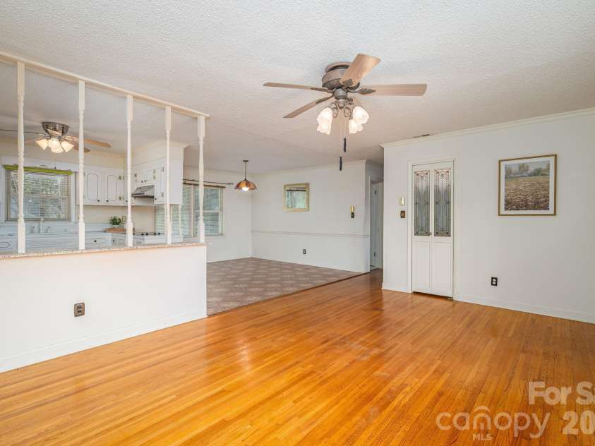 13 Spruce Pine Drive, Belmont, NC 28012.  MLS# CAR4395692, YatesRealty ID 33706. 