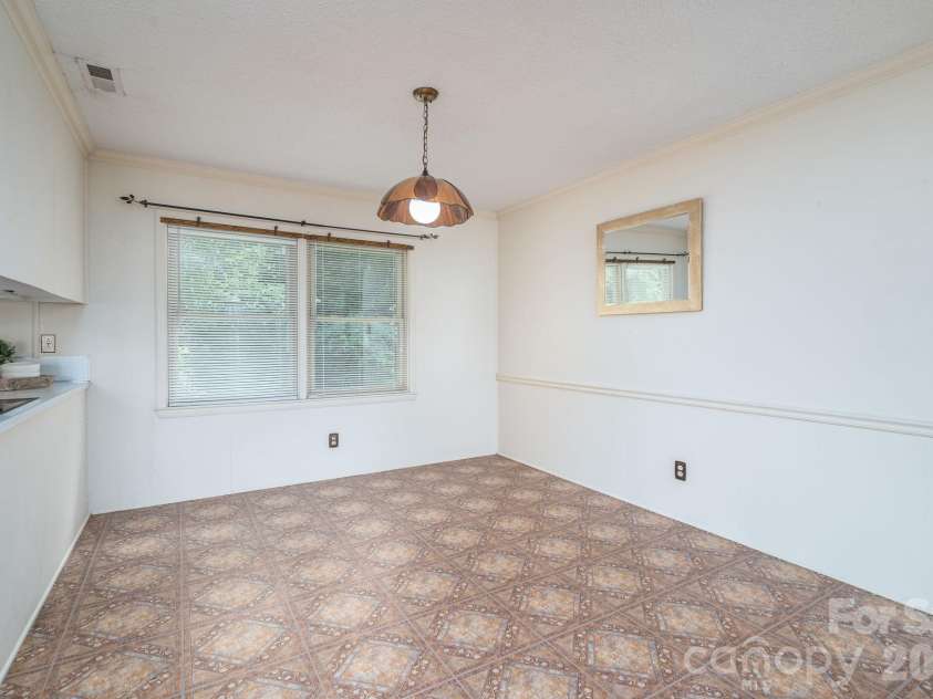 13 Spruce Pine Drive, Belmont, NC 28012.  MLS# CAR4395692, YatesRealty ID 33706. 