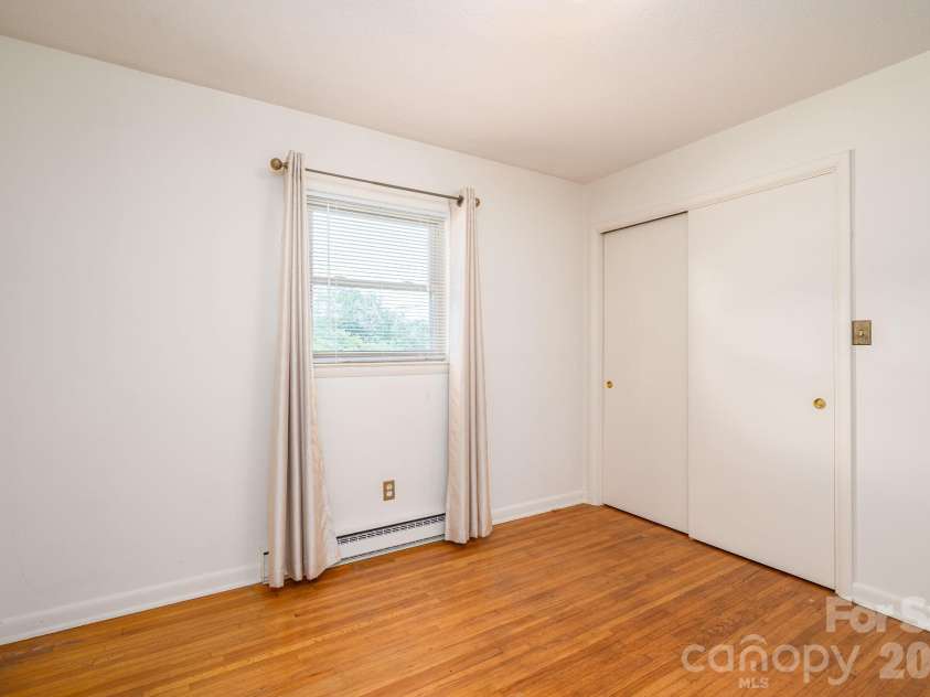 13 Spruce Pine Drive, Belmont, NC 28012.  MLS# CAR4395692, YatesRealty ID 33706. 