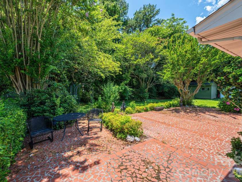 13 Spruce Pine Drive, Belmont, NC 28012.  MLS# CAR4395692, YatesRealty ID 33706. 