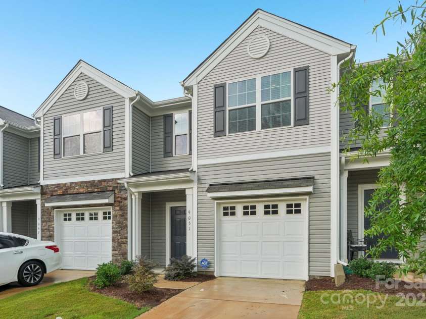 9051 Lowfalls Lane, Charlotte, NC 28216.  MLS# CAR4281925, YatesRealty ID 33706. 