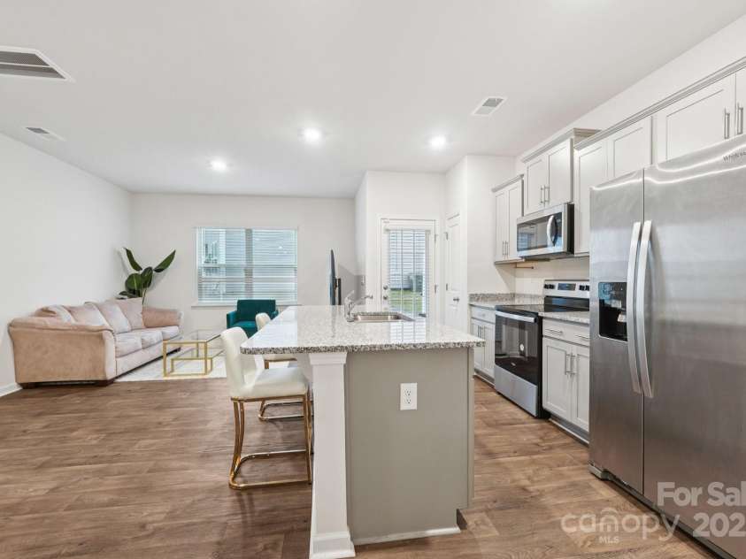 9051 Lowfalls Lane, Charlotte, NC 28216.  MLS# CAR4281925, YatesRealty ID 33706. 