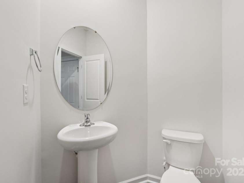 9051 Lowfalls Lane, Charlotte, NC 28216.  MLS# CAR4281925, YatesRealty ID 33706. 