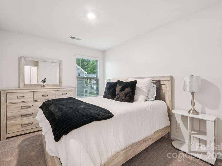 9051 Lowfalls Lane, Charlotte, NC 28216.  MLS# CAR4281925, YatesRealty ID 33706. 