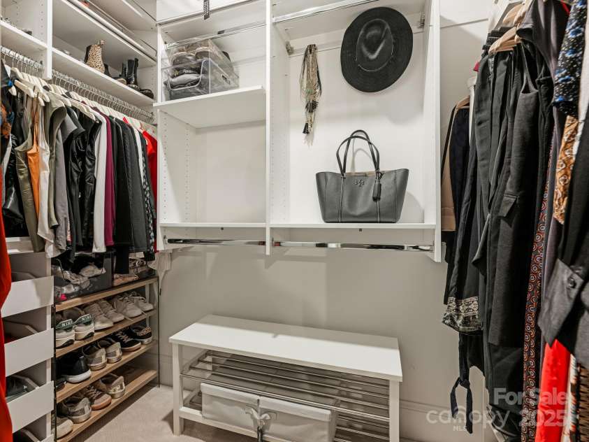 2043 Lynnwood Drive, Charlotte, NC 28209.  MLS# CAR4282563, YatesRealty ID 33707. Primary Closet