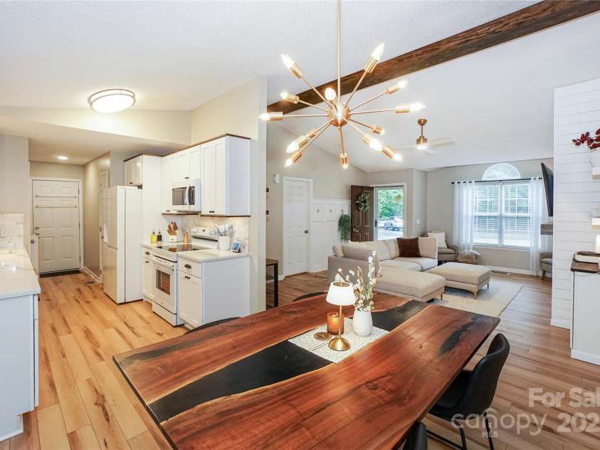 153 Creek Branch Drive, Mooresville, NC 28115.  MLS# CAR4289414, YatesRealty ID 33708. 