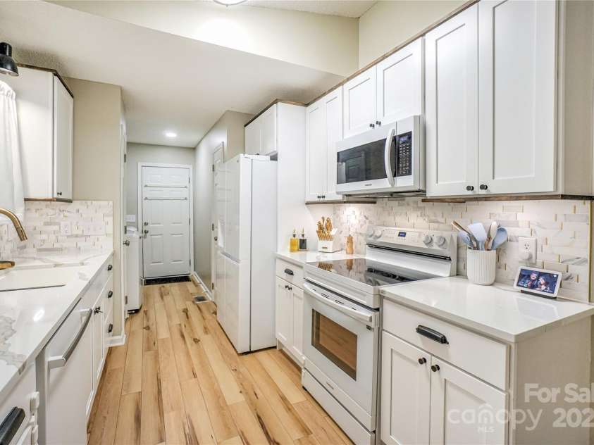 153 Creek Branch Drive, Mooresville, NC 28115.  MLS# CAR4289414, YatesRealty ID 33708. 