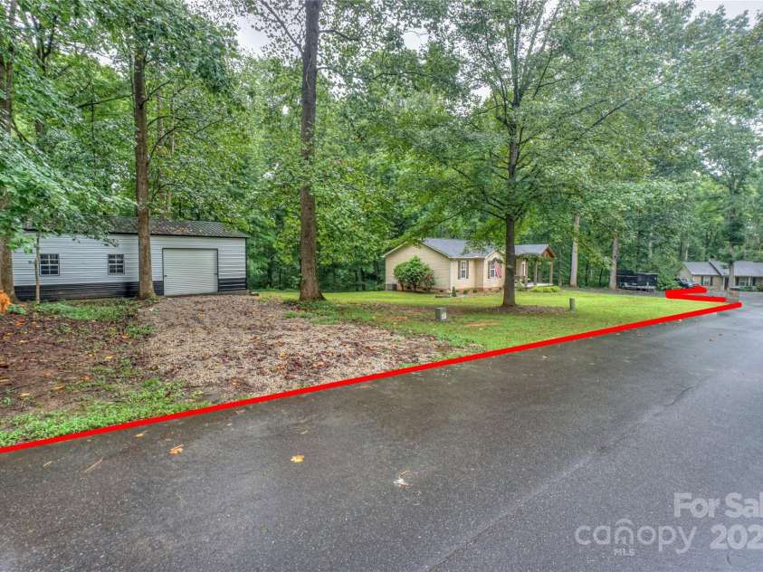 153 Creek Branch Drive, Mooresville, NC 28115.  MLS# CAR4289414, YatesRealty ID 33708. 