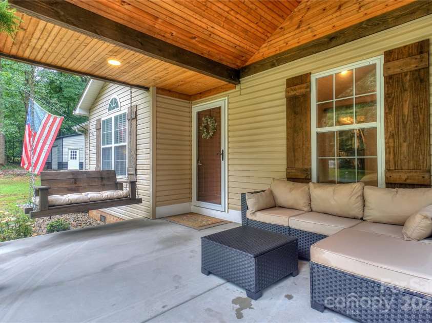 153 Creek Branch Drive, Mooresville, NC 28115.  MLS# CAR4289414, YatesRealty ID 33708. 