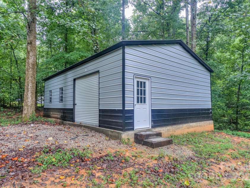 153 Creek Branch Drive, Mooresville, NC 28115.  MLS# CAR4289414, YatesRealty ID 33708. 