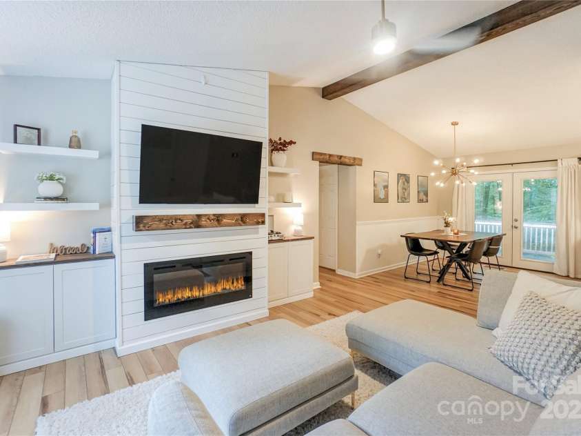 153 Creek Branch Drive, Mooresville, NC 28115.  MLS# CAR4289414, YatesRealty ID 33708. 