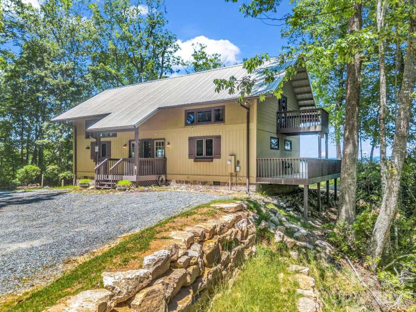 182 Antler Ridge, Rosman, NC 28772.  MLS# CAR4397781, YatesRealty ID 33708. 