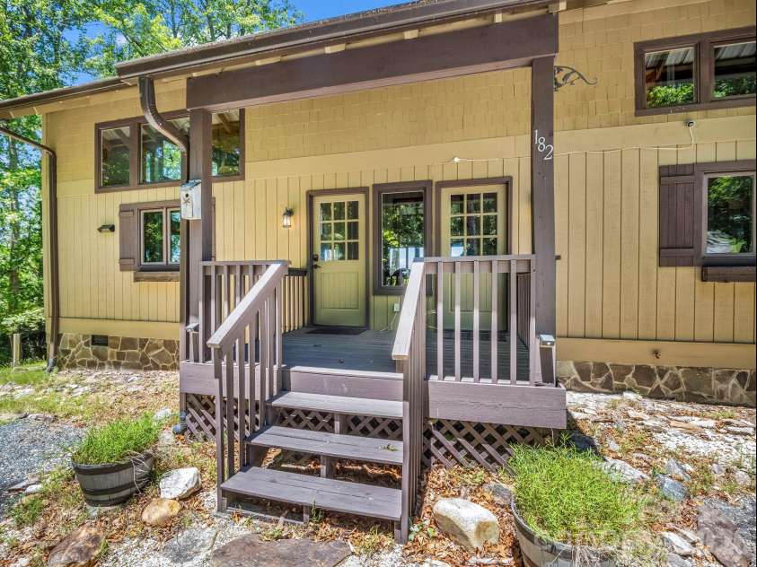182 Antler Ridge, Rosman, NC 28772.  MLS# CAR4397781, YatesRealty ID 33708. 