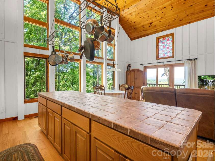 182 Antler Ridge, Rosman, NC 28772.  MLS# CAR4397781, YatesRealty ID 33708. 