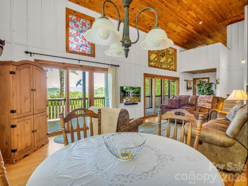 182 Antler Ridge, Rosman, NC 28772.  MLS# CAR4397781, YatesRealty ID 33708. 